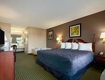 Days Inn By Wyndham Lugoff Экстерьер фото
