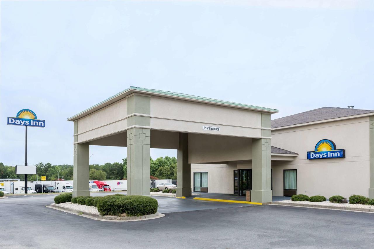 Days Inn By Wyndham Lugoff Экстерьер фото